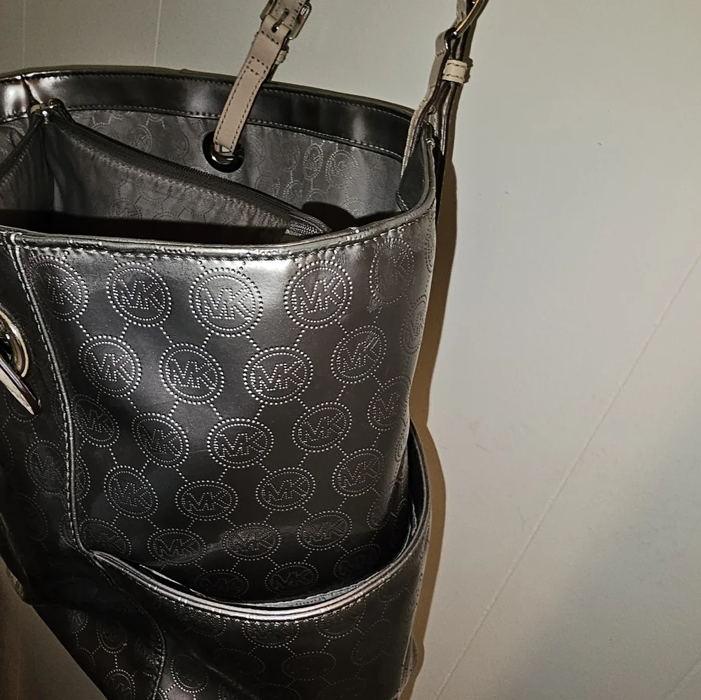 Purse - Picture 6 of 8